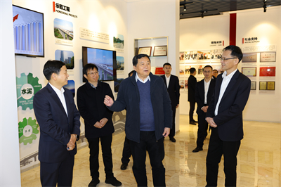 2023年2月，中国水泥协会会长高登榜来腾博会集团调研指导
